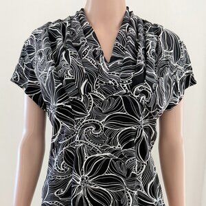 Talbots Size M Women's Black White Floral Print V Neck Short Sleeve Top